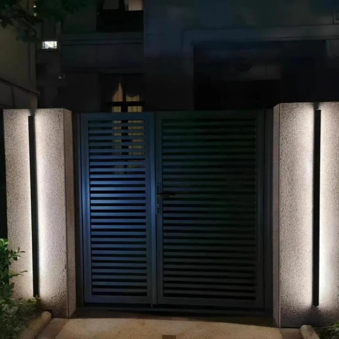 Aluminium Backlit Wall Lamp - Sleek Outdoor Fixture with Modern Glow and Durability
