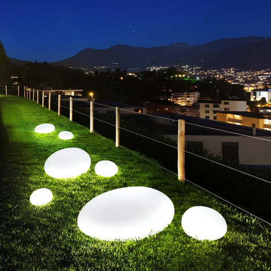 Pavara - Cobblestone Garden Light