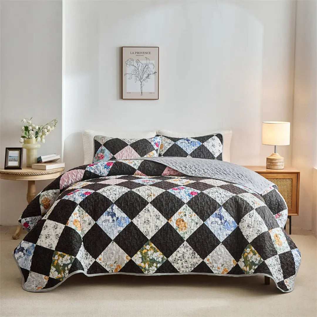 Florenza 3-Piece Floral Patchwork Quilt Set - Lightweight Microfiber Bedspread with Pillow Shams