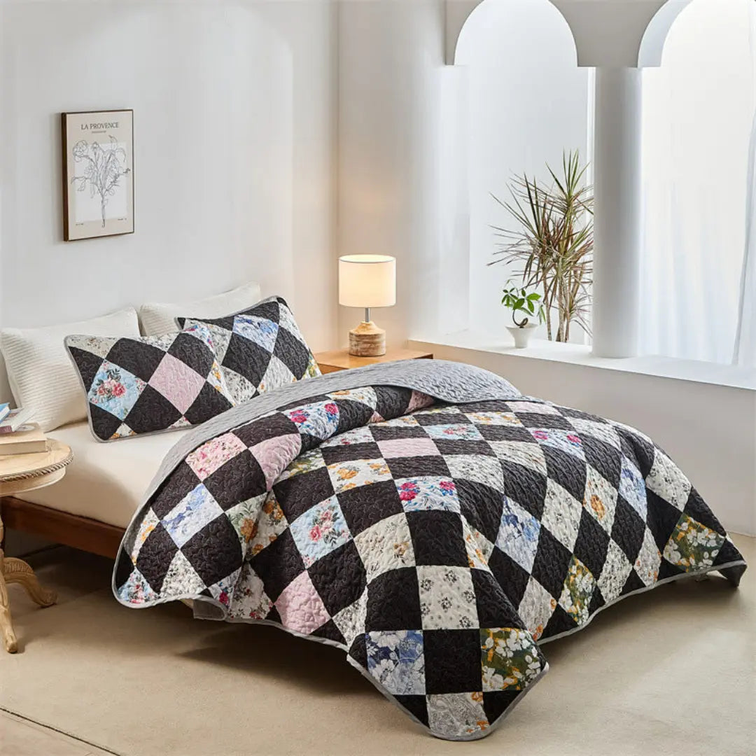 Florenza 3-Piece Floral Patchwork Quilt Set - Lightweight Microfiber Bedspread with Pillow Shams