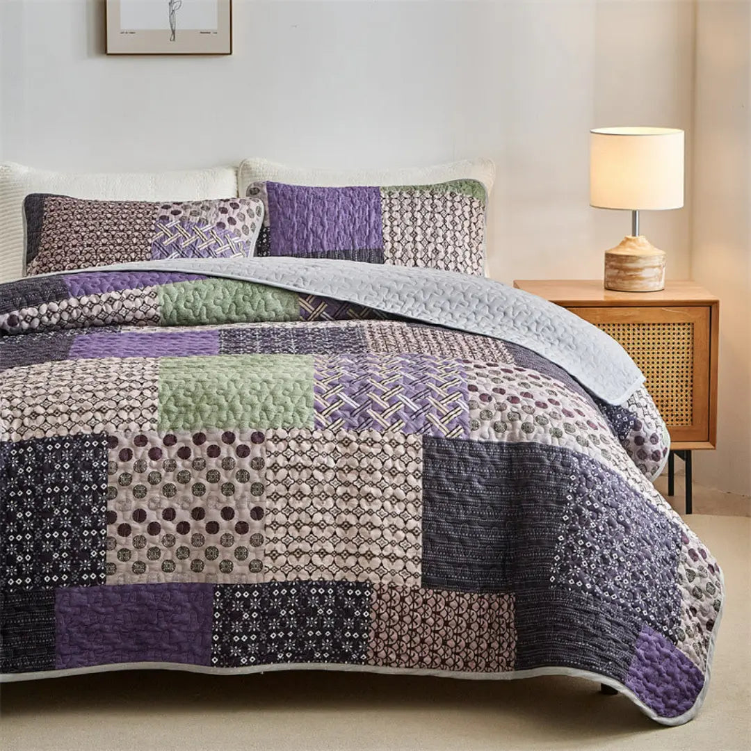 Florenza 3-Piece Floral Patchwork Quilt Set - Lightweight Microfiber Bedspread with Pillow Shams