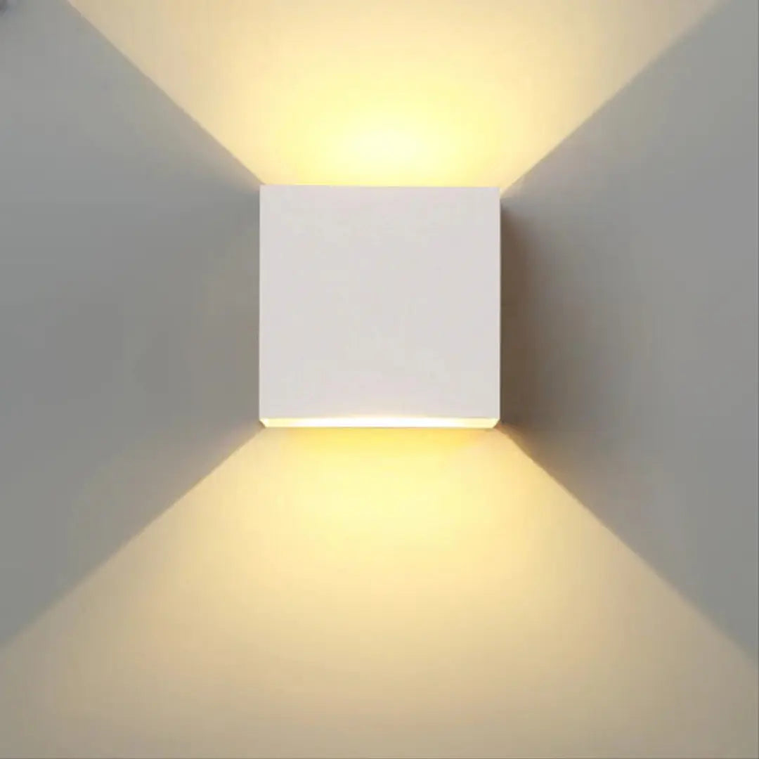 Elegant Wall Light