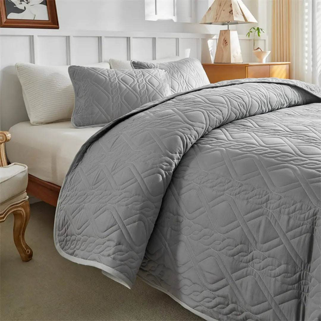 Arvella 3-Piece Lightweight Rhombus Quilted Bedspread Set - Diamond Pattern Embossed Quilt with Pillow Shams