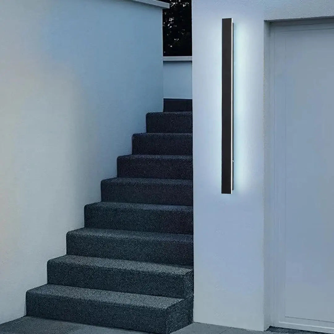 Aluminium Backlit Wall Lamp - Sleek Outdoor Fixture with Modern Glow and Durability